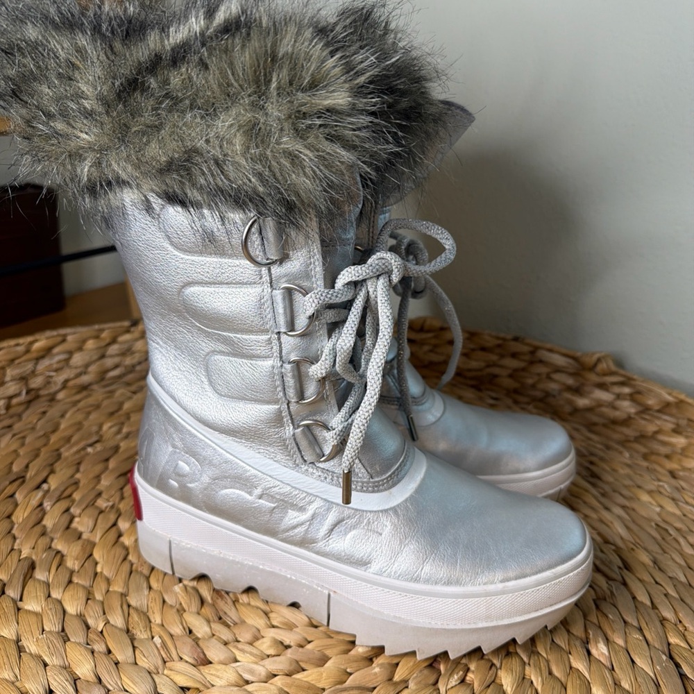 Sorel Women’s 8.8 Stylish Silver Boots with Faux Fur Trim Joan of Artic Next